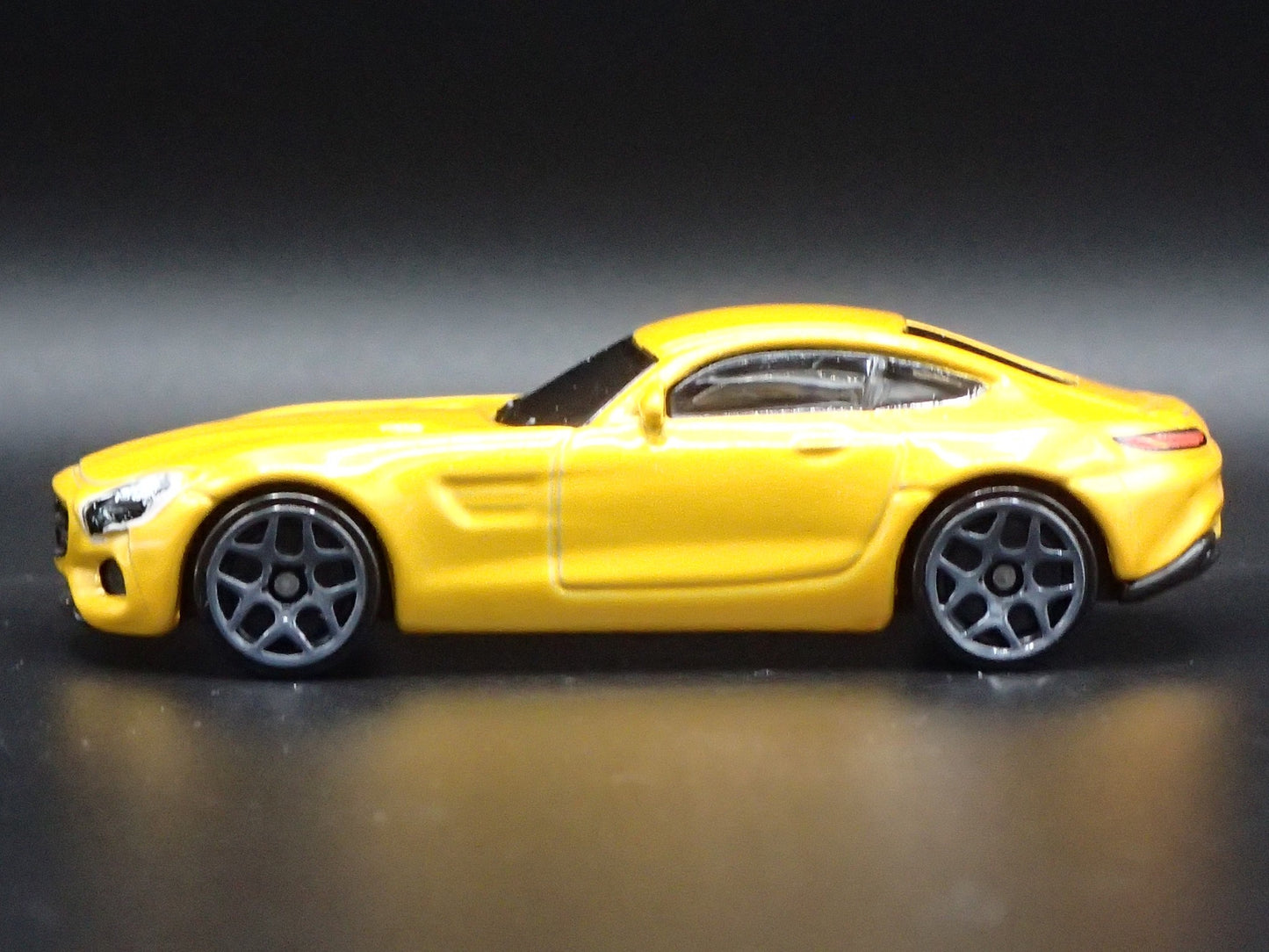 2015-2021 MERCEDES-BENZ AMG GT YELLOW 1:64 SCALE COLLECTIBLE DIECAST MODEL CAR