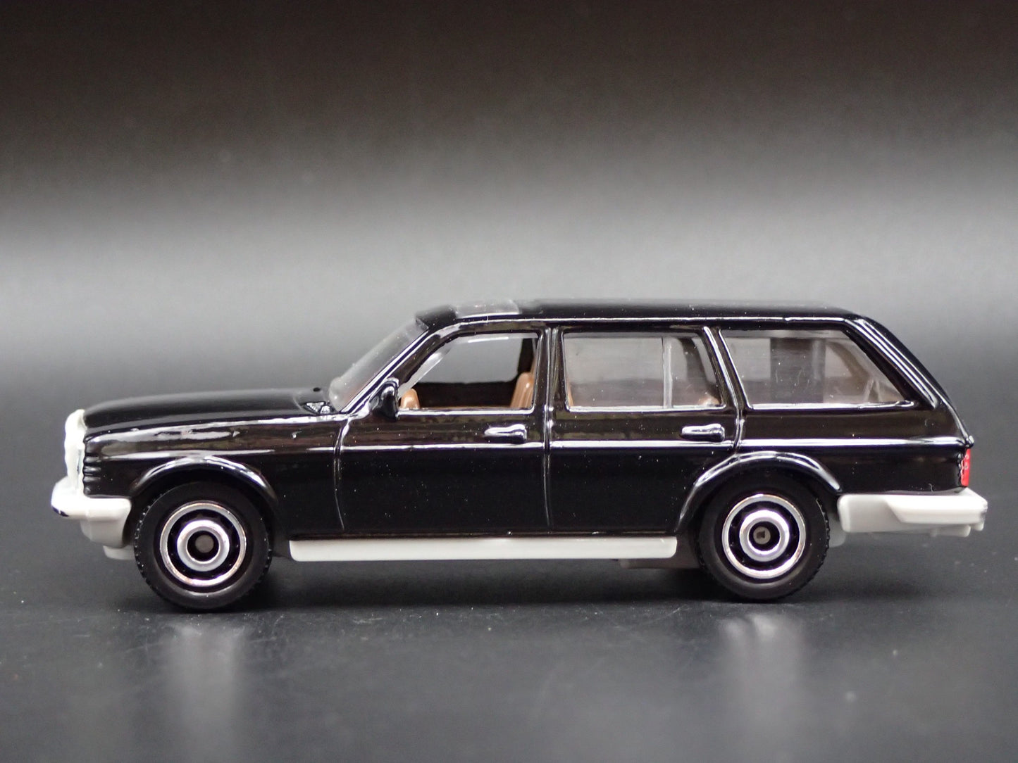 1978-1986 MERCEDES BENZ W123 STATION WAGON BLACK 1:64 SCALE DIECAST MODEL CAR