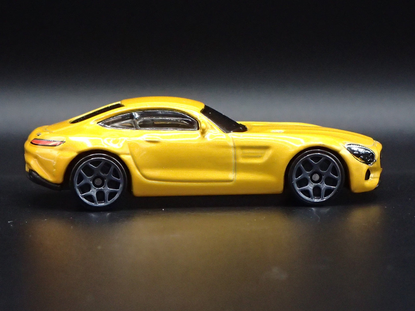 2015-2021 MERCEDES-BENZ AMG GT YELLOW 1:64 SCALE COLLECTIBLE DIECAST MODEL CAR