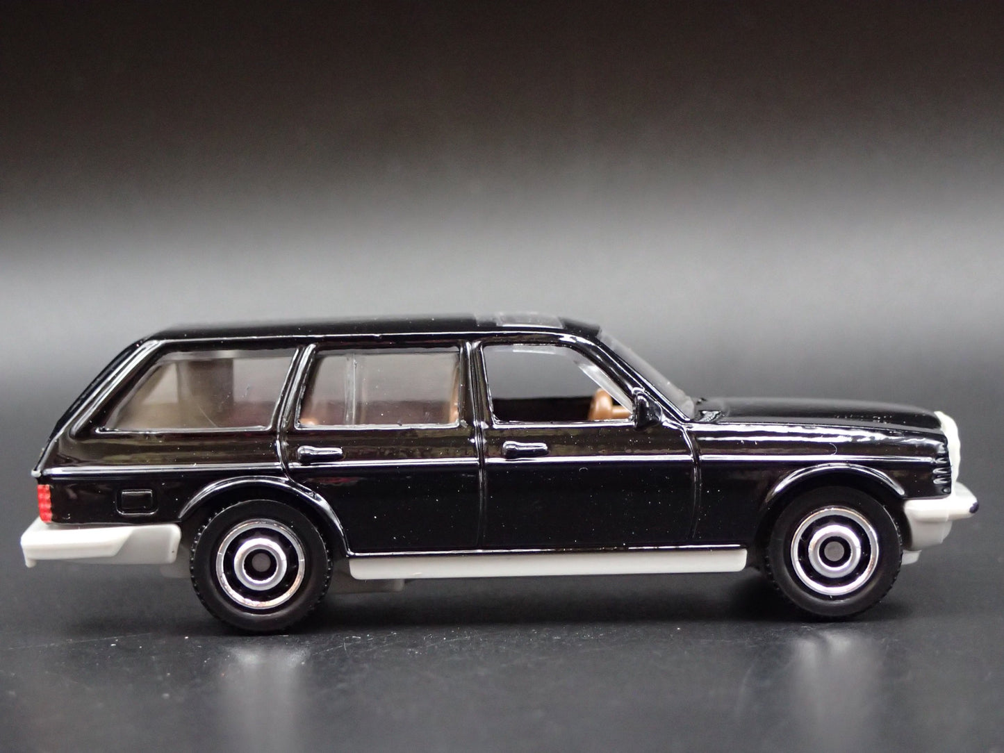 1978-1986 MERCEDES BENZ W123 STATION WAGON BLACK 1:64 SCALE DIECAST MODEL CAR