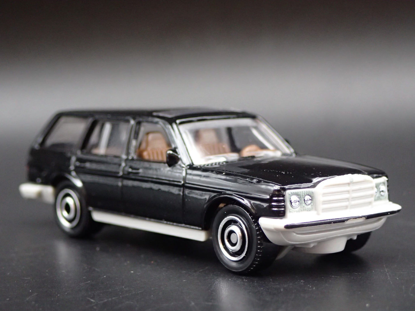 1978-1986 MERCEDES BENZ W123 STATION WAGON BLACK 1:64 SCALE DIECAST MODEL CAR