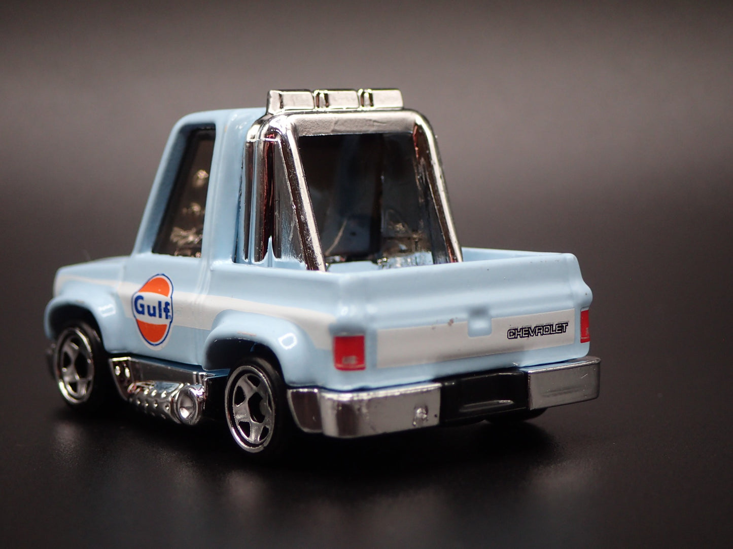 1983 83 CHEVY CHEVROLET SILVERADO SQUARE BODY TRUCK GULF 1:64 DIECAST MODEL CAR