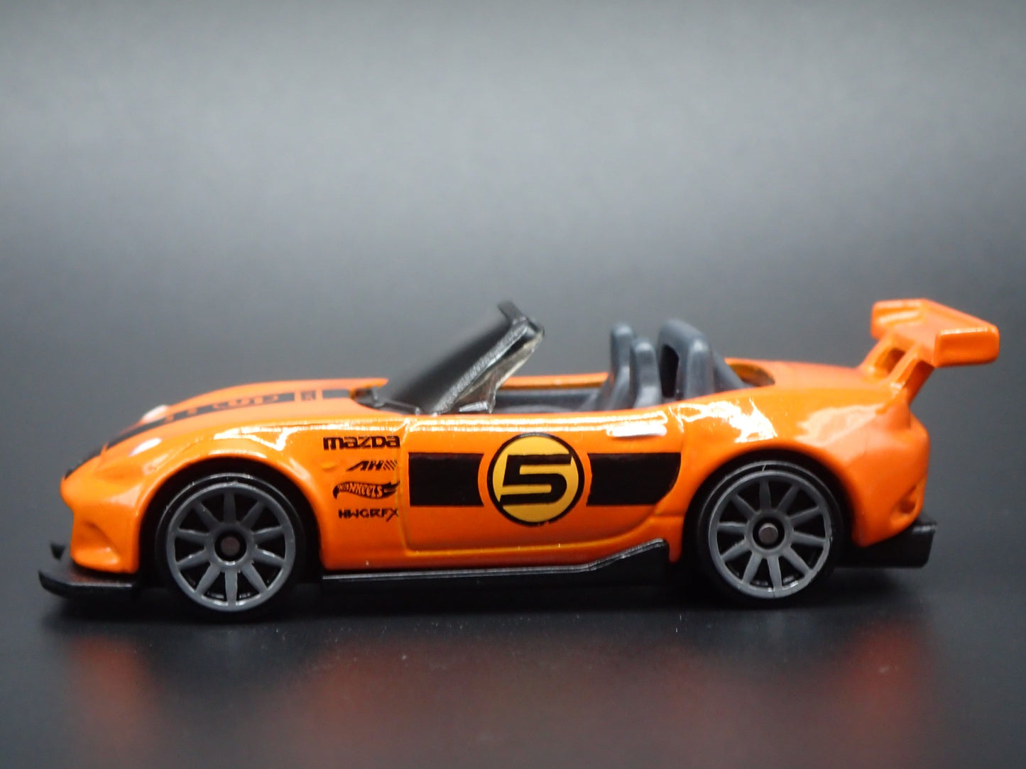 2015-2025 MAZDA MX5 MIATA CONVERTIBLE ND 1:64 SCALE DIORAMA DIECAST MODEL CAR