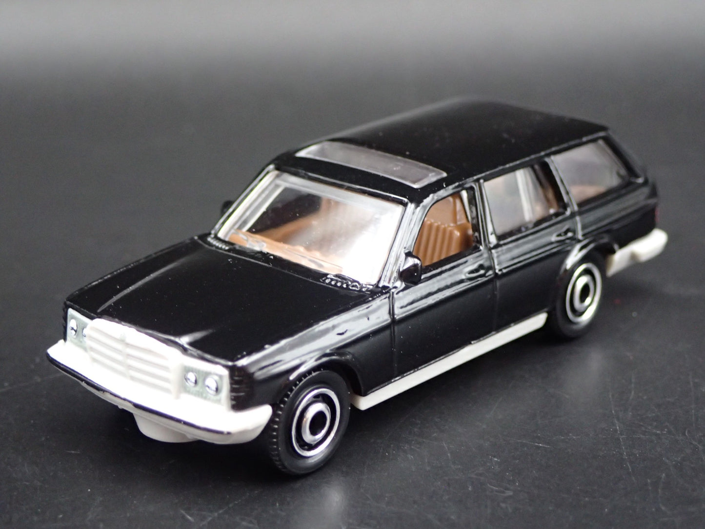 1978-1986 MERCEDES BENZ W123 STATION WAGON BLACK 1:64 SCALE DIECAST MODEL CAR