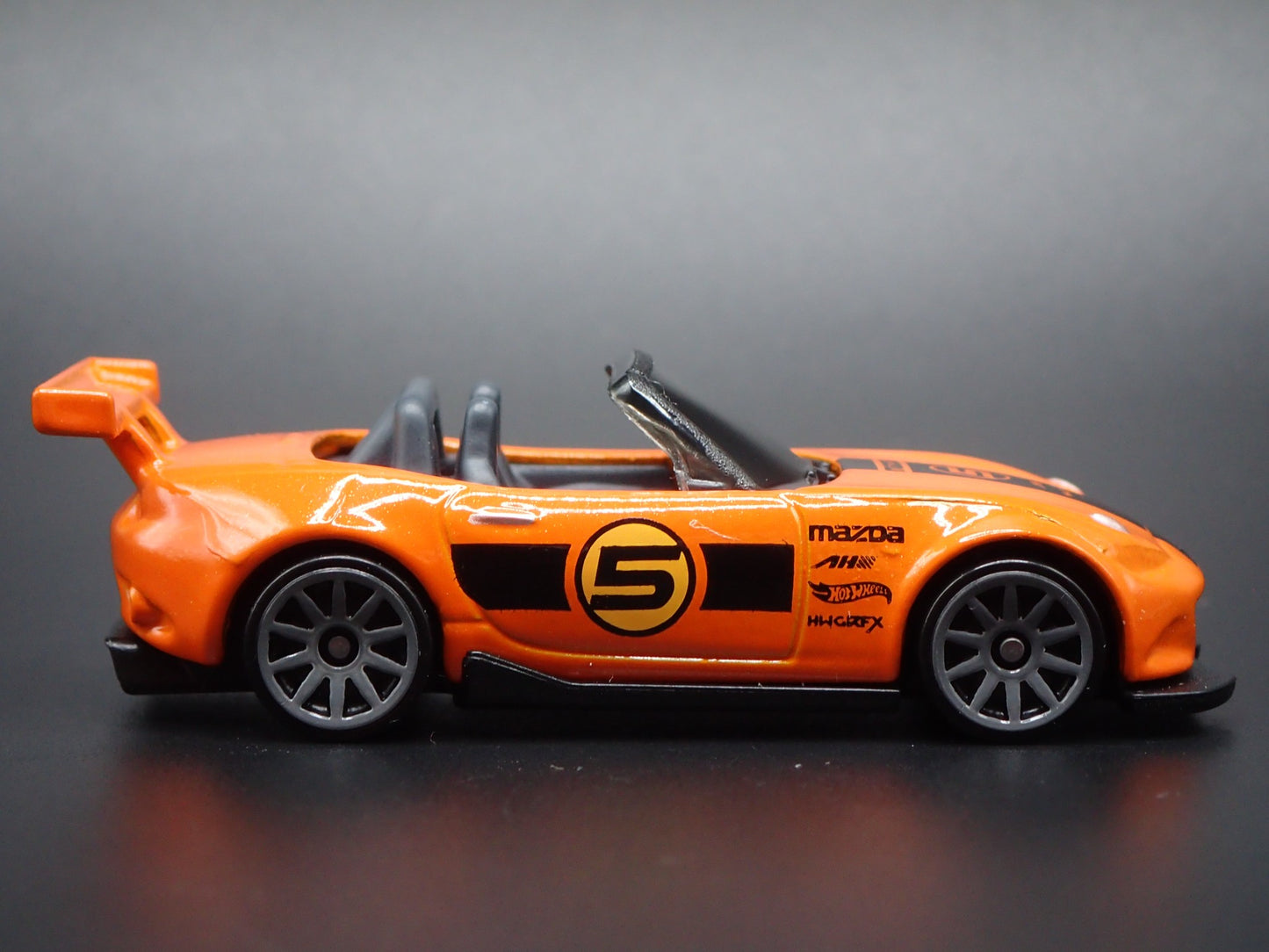 2015-2025 MAZDA MX5 MIATA CONVERTIBLE ND 1:64 SCALE DIORAMA DIECAST MODEL CAR