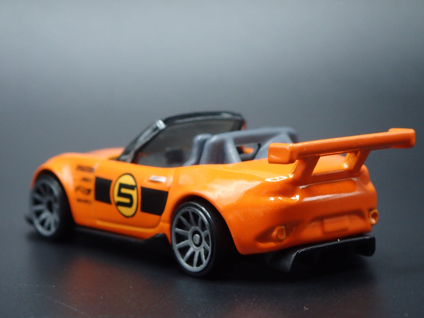 2015-2025 MAZDA MX5 MIATA CONVERTIBLE ND 1:64 SCALE DIORAMA DIECAST MODEL CAR