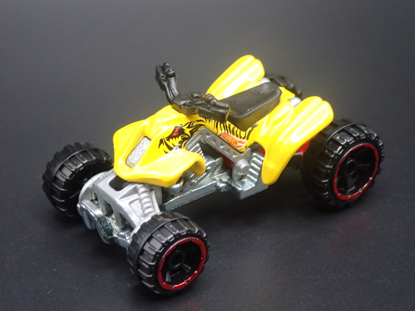 OFF ROAD QUAD YELLOW RARE 1/64 HW SCALE COLLECTIBLE DIORAMA DIECAST MODEL CAR