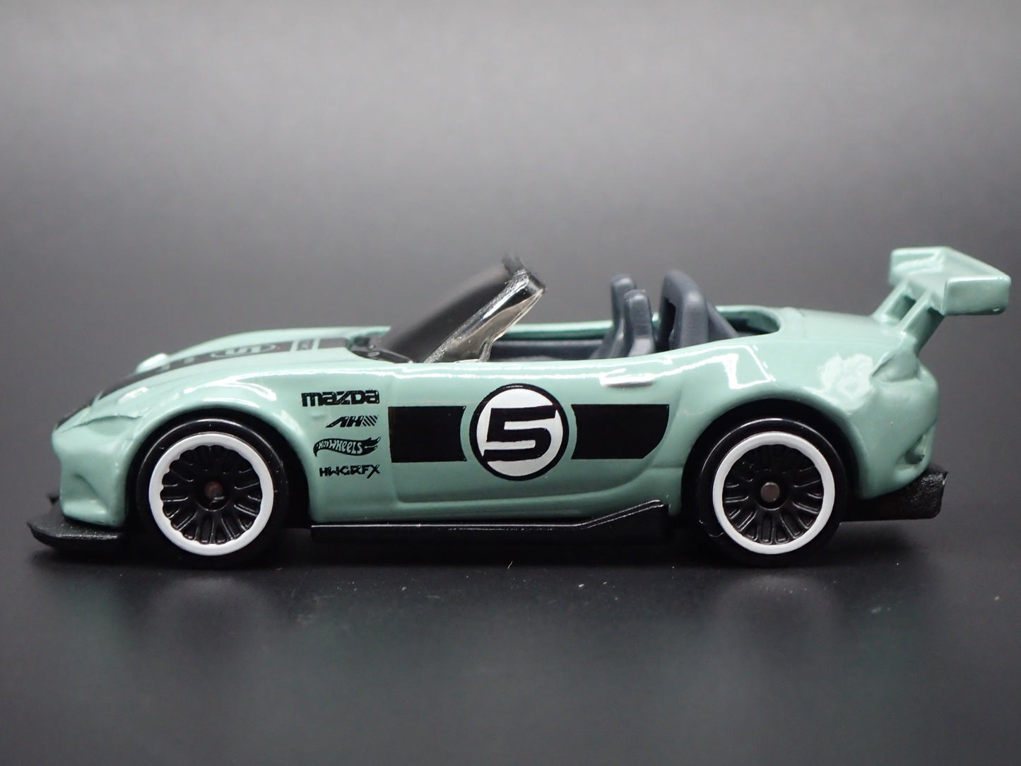 2015-2025 MAZDA MX5 MIATA CONVERTIBLE ND 1:64 SCALE DIORAMA DIECAST MODEL CAR