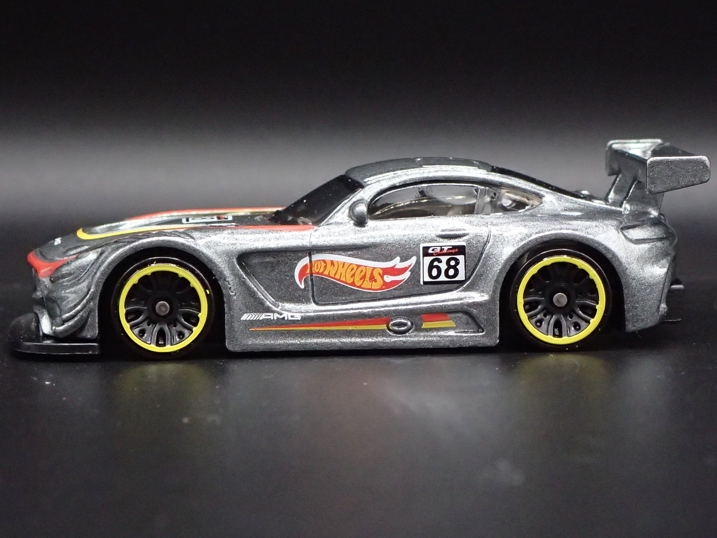 2016 16 MERCEDES-BENZ AMG GT3 RACE CAR 1:64 SCALE COLLECTIBLE DIECAST MODEL CAR