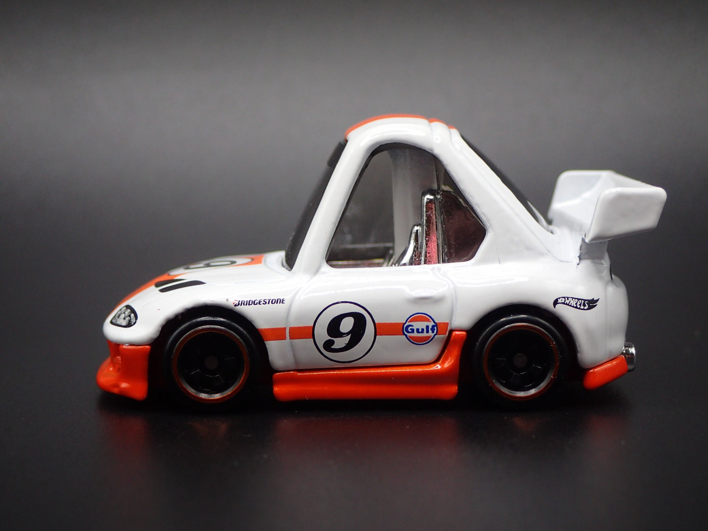 1993 - 2002 TOYOTA SUPRA GULF TOONED WHITE 1/64 SCALE DIORAMA DIECAST MODEL CAR