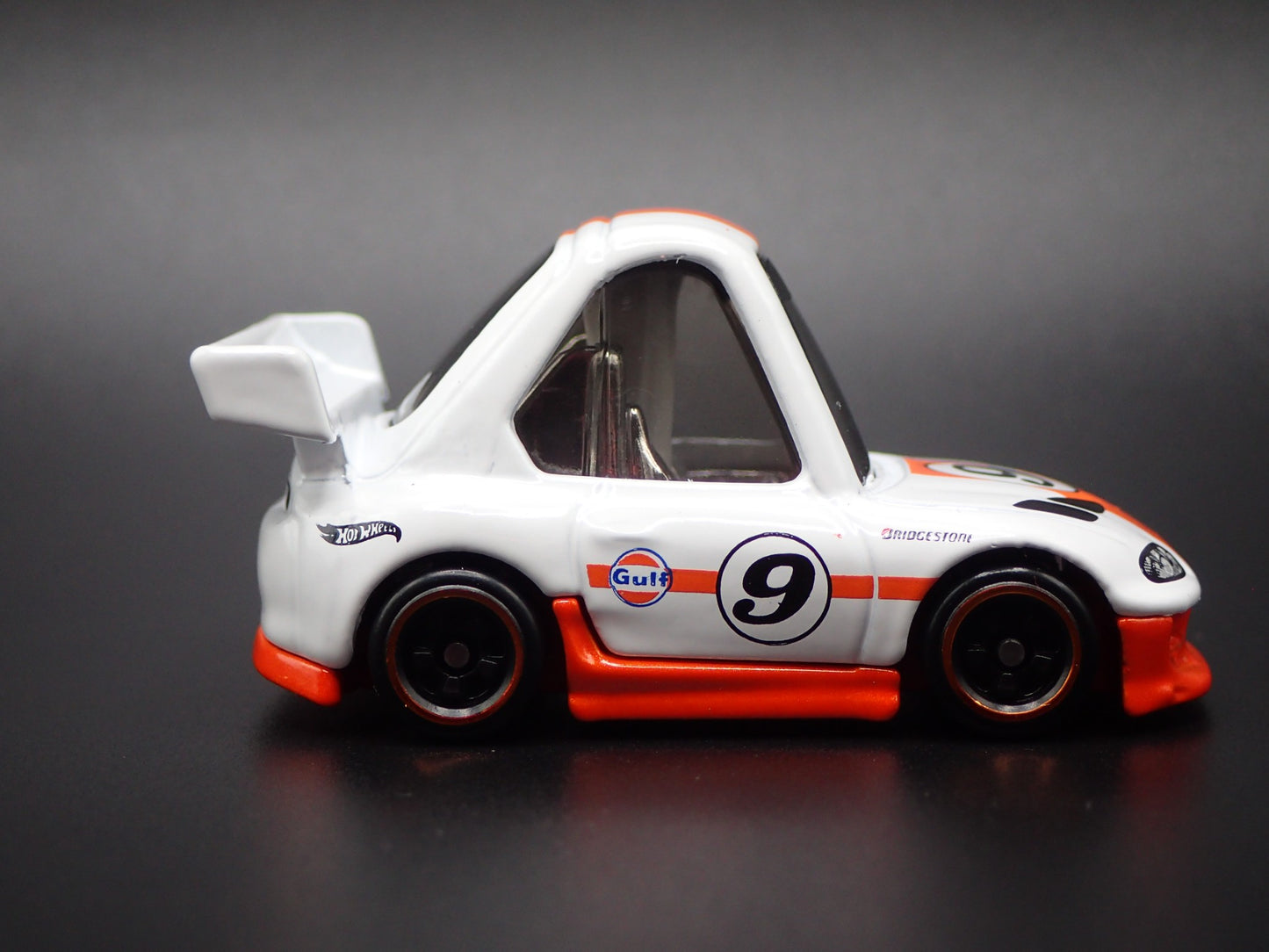 1993 - 2002 TOYOTA SUPRA GULF TOONED WHITE 1/64 SCALE DIORAMA DIECAST MODEL CAR