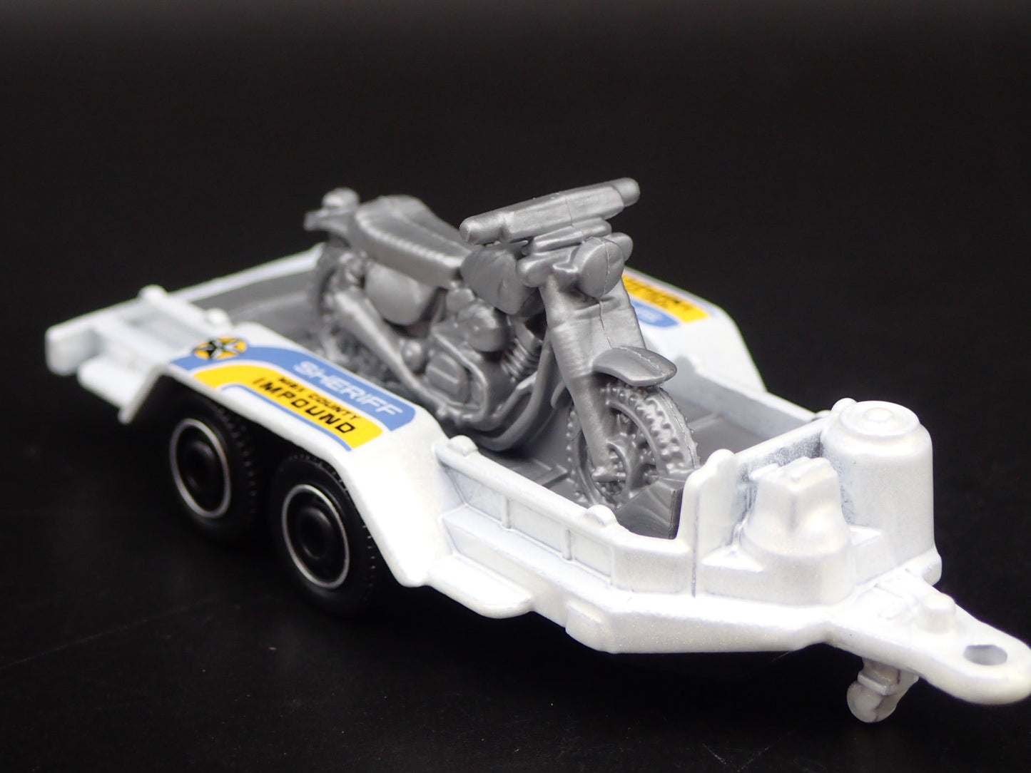 SHERIFF IMPOUND UTILITY TRAILER W MOTORCYCLE 1:64 SCALE DIORAMA DIECAST MODEL