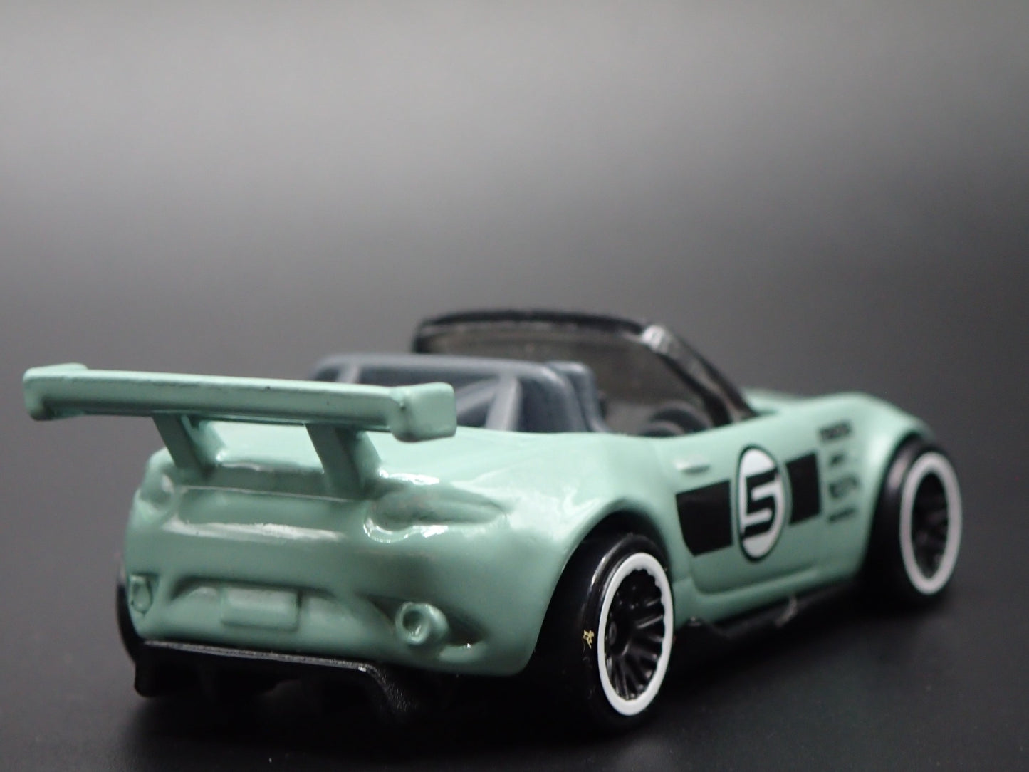 2015-2025 MAZDA MX5 MIATA CONVERTIBLE ND 1:64 SCALE DIORAMA DIECAST MODEL CAR