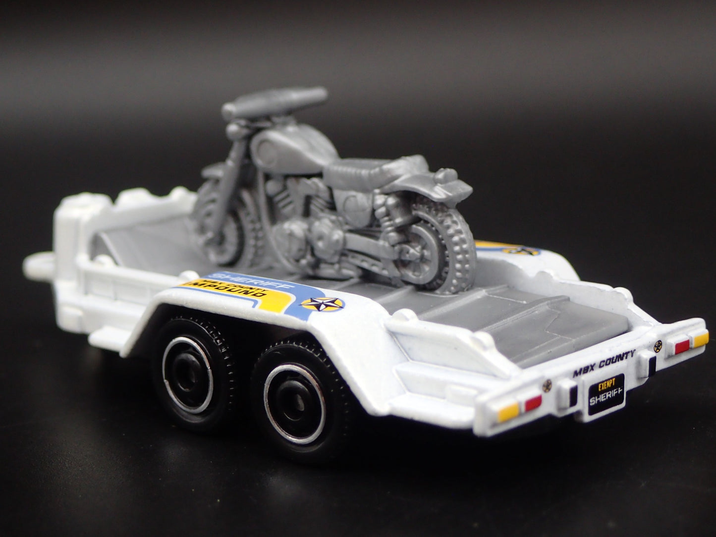 SHERIFF IMPOUND UTILITY TRAILER W MOTORCYCLE 1:64 SCALE DIORAMA DIECAST MODEL