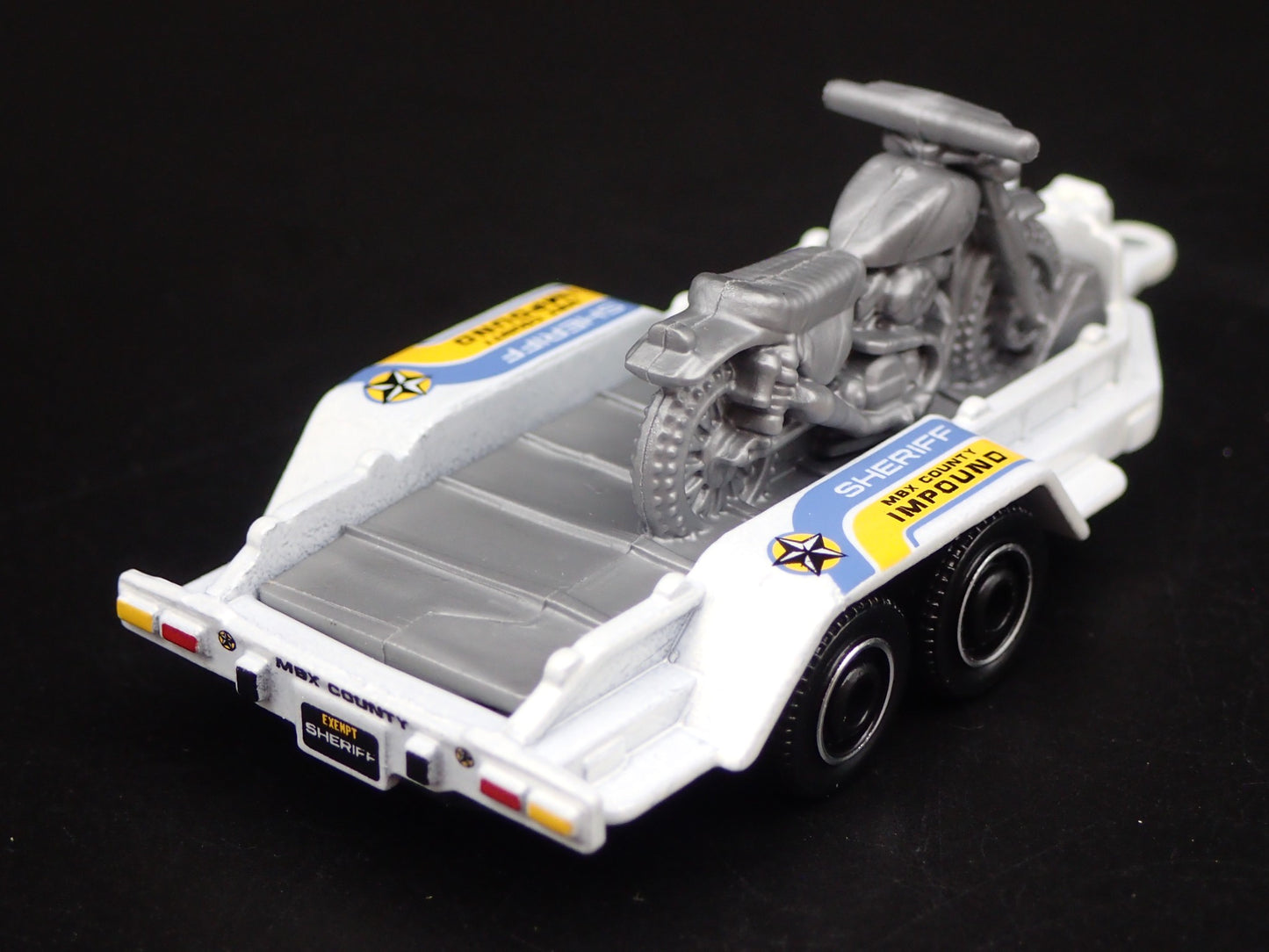 SHERIFF IMPOUND UTILITY TRAILER W MOTORCYCLE 1:64 SCALE DIORAMA DIECAST MODEL