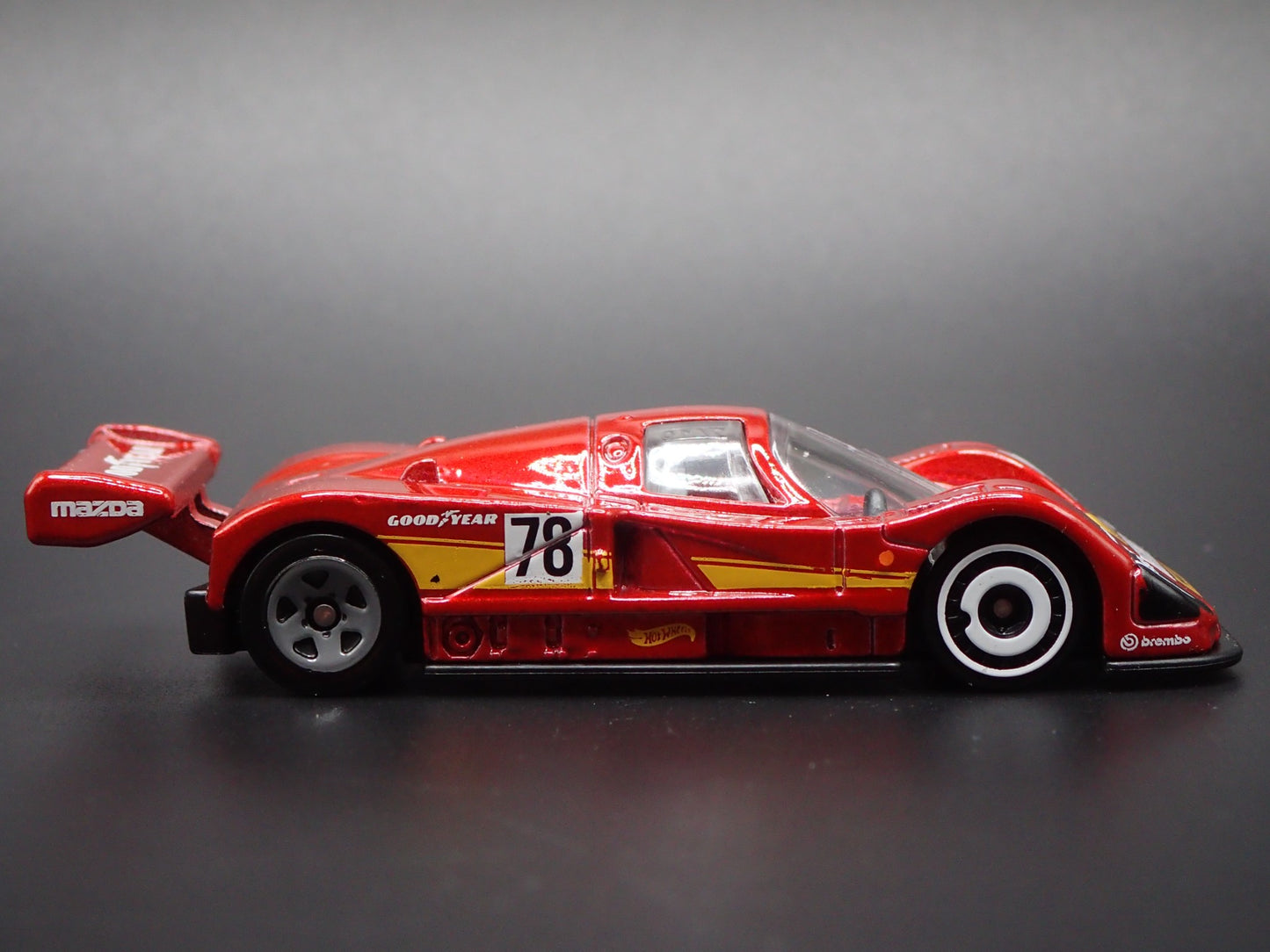 MAZDA 787B RACING CAR GOODYEAR 1:64 SCALE COLLECTIBLE DIORAMA DIECAST MODEL CAR