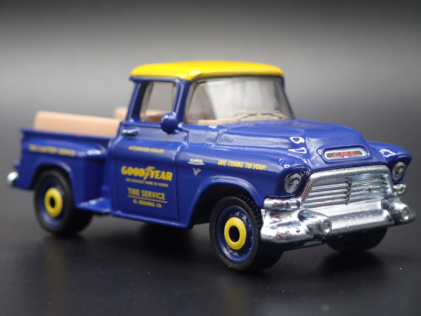 1957 57 GMC STEPSIDE PICKUP TRUCK GOODYEAR BLUE 1:64 SCALE DIECAST MODEL CAR
