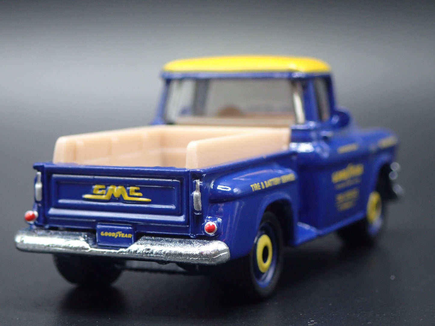 1957 57 GMC STEPSIDE PICKUP TRUCK GOODYEAR BLUE 1:64 SCALE DIECAST MODEL CAR