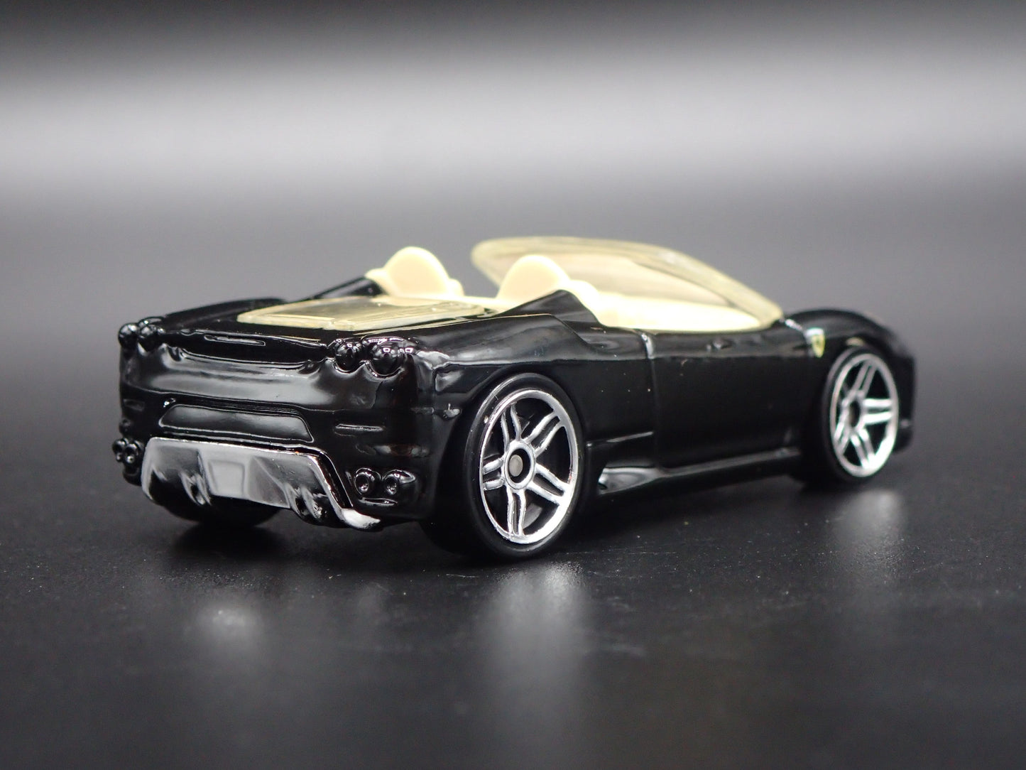 2005-2009 FERRARI F430 SPIDER CONVERTIBLE 1:64 SCALE DIORAMA DIECAST MODEL CAR