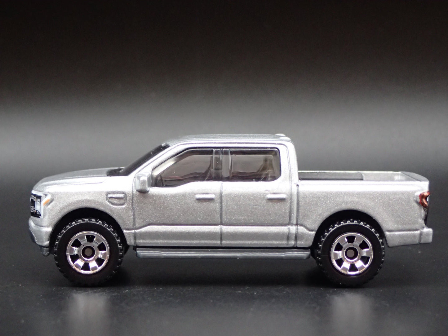 2022-2025 FORD F150 LIGHTNING PICKUP TRUCK SILVER 1/64 SCALE DIECAST MODEL CAR