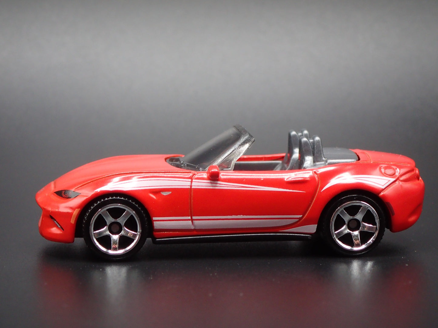 2015-2025 MAZDA MX5 MIATA CONVERTIBLE ND 1:64 SCALE DIORAMA DIECAST MODEL CAR