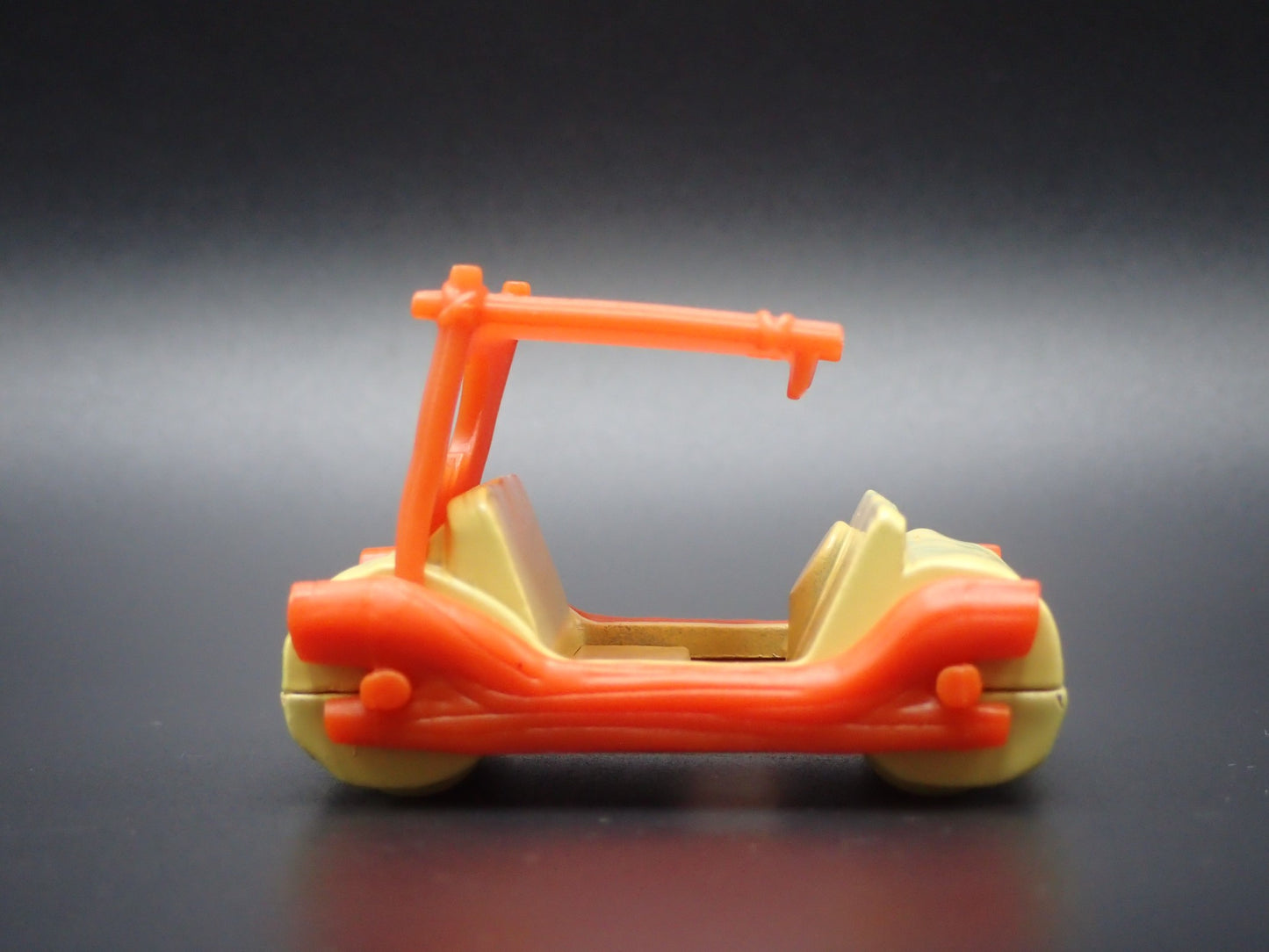 THE FLINTSTONES FLINTMOBILE 1:64 SCALE COLLECTIBLE DIORAMA DIECAST MODEL CAR