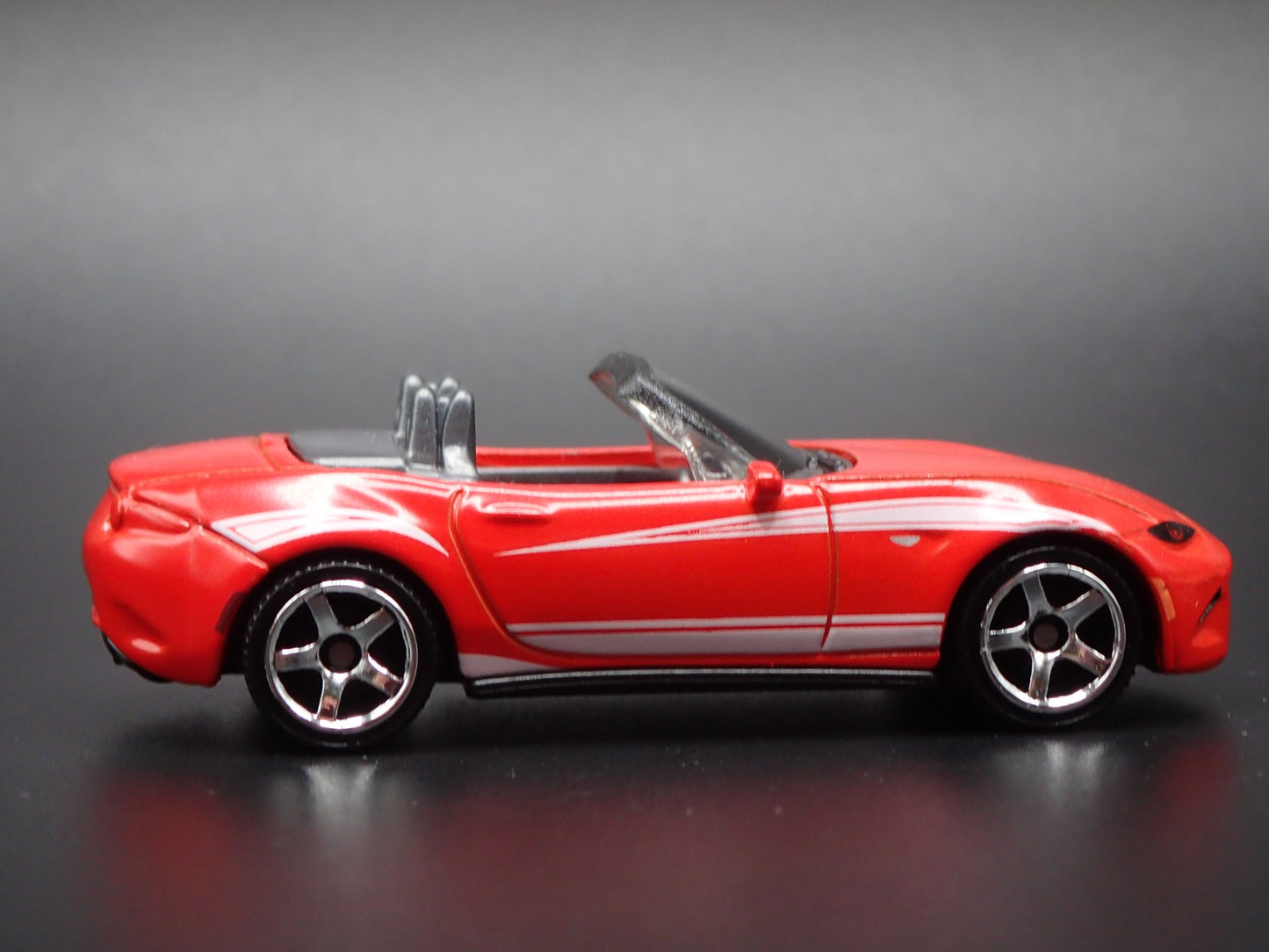 2015-2025 MAZDA MX5 MIATA CONVERTIBLE ND 1:64 SCALE DIORAMA DIECAST MODEL CAR