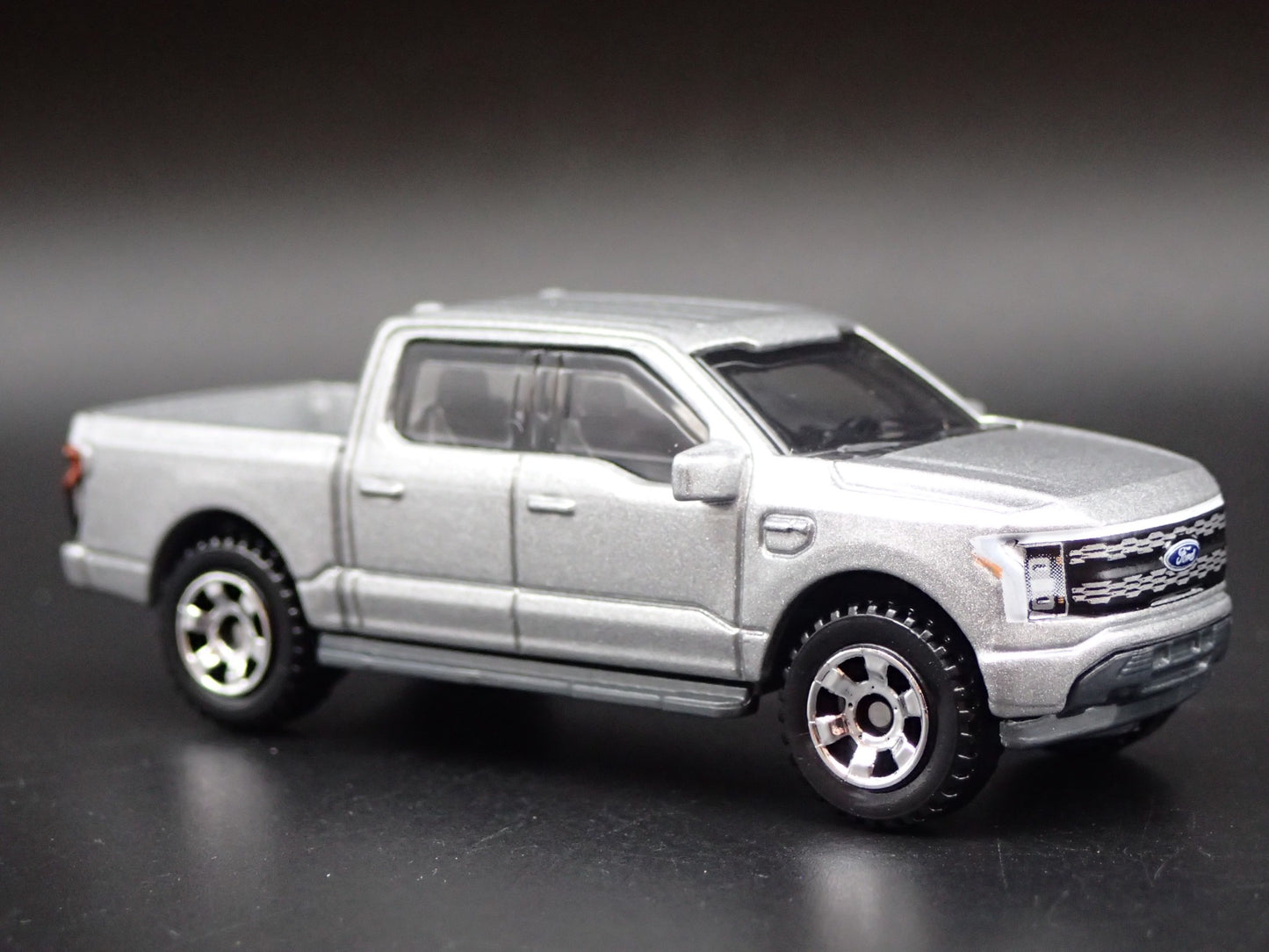 2022-2025 FORD F150 LIGHTNING PICKUP TRUCK SILVER 1/64 SCALE DIECAST MODEL CAR