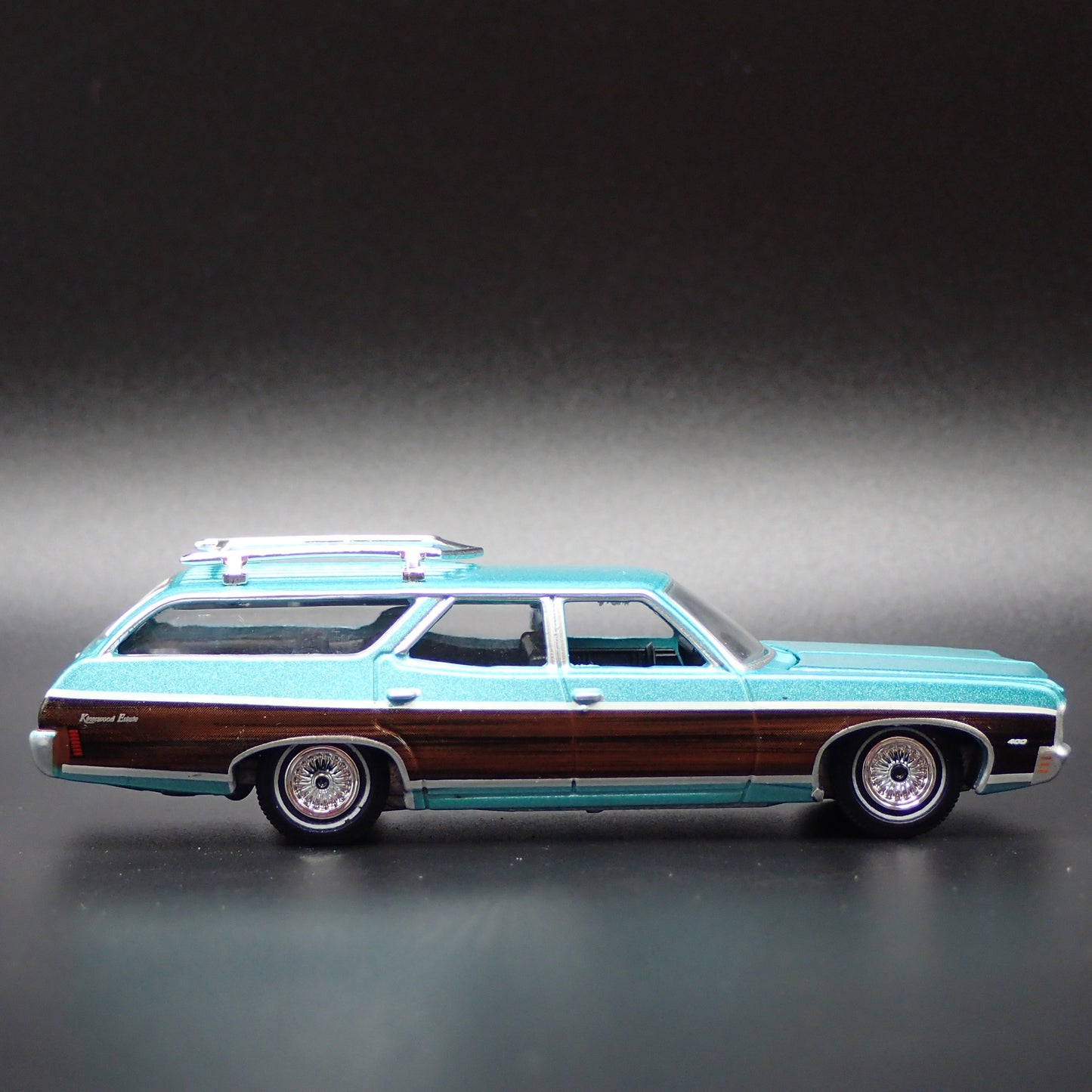 1970 CHEVY CHEVROLET KINGSWOOD ESTATE STATION WAGON 1/64 SCALE DIECAST MODEL CAR