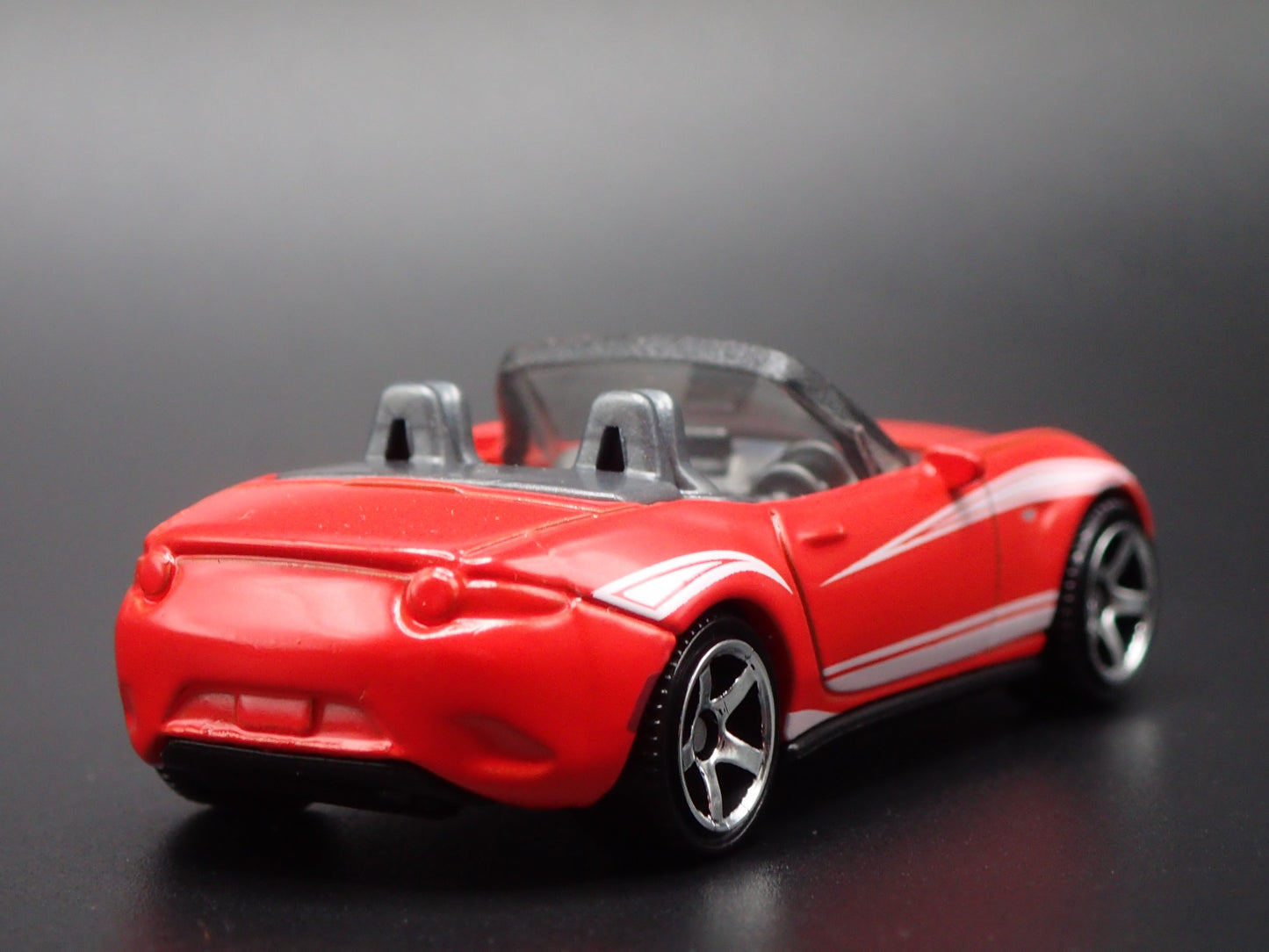 2015-2025 MAZDA MX5 MIATA CONVERTIBLE ND 1:64 SCALE DIORAMA DIECAST MODEL CAR