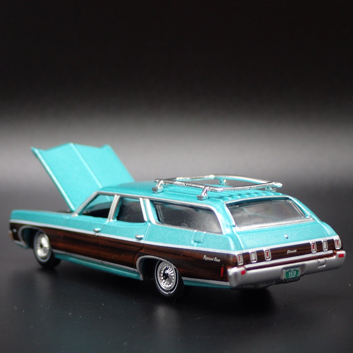 1970 CHEVY CHEVROLET KINGSWOOD ESTATE STATION WAGON 1/64 SCALE DIECAST MODEL CAR