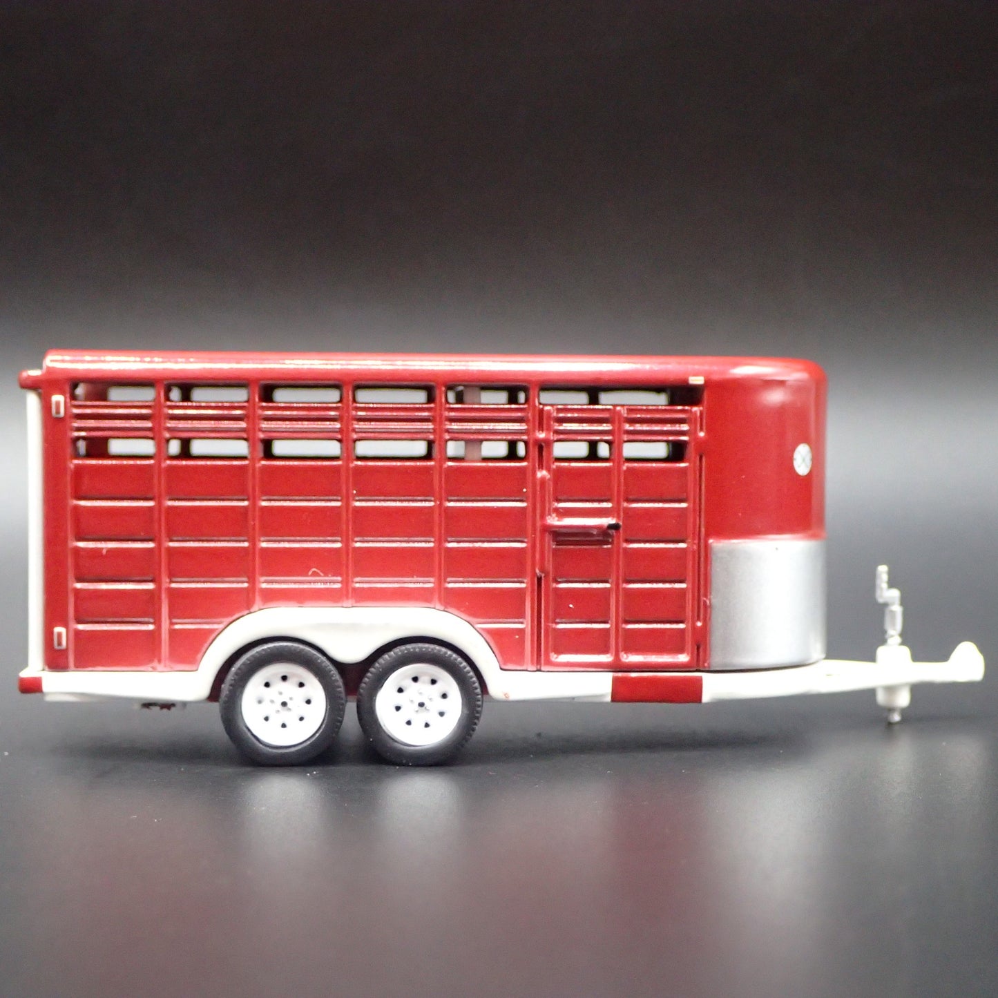 LIVESTOCK TRAILER RUBBER TIRES RARE 1/64 SCALE COLLECTIBLE DIORAMA DIECAST MODEL