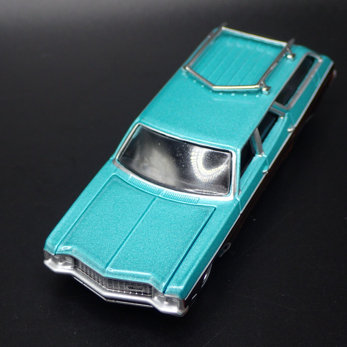 1970 CHEVY CHEVROLET KINGSWOOD ESTATE STATION WAGON 1/64 SCALE DIECAST MODEL CAR