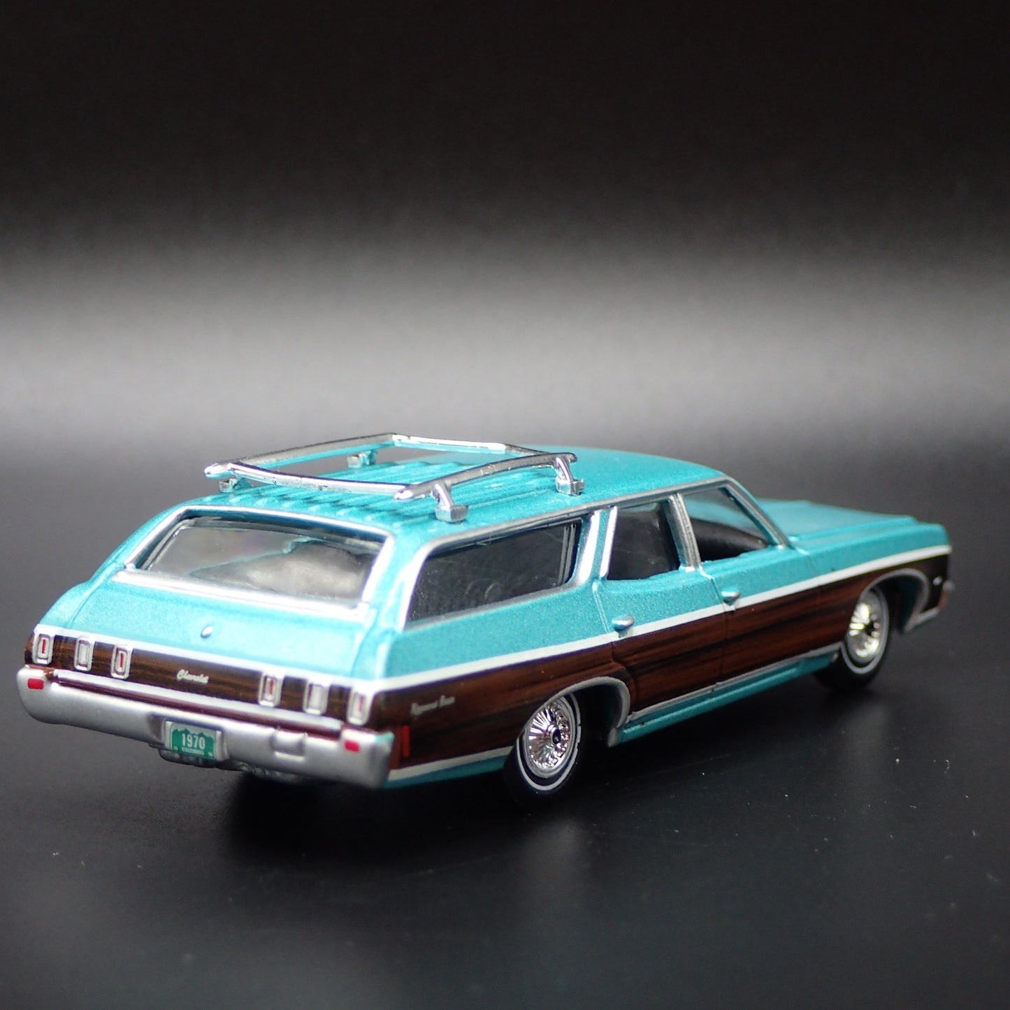 1970 CHEVY CHEVROLET KINGSWOOD ESTATE STATION WAGON 1/64 SCALE DIECAST MODEL CAR