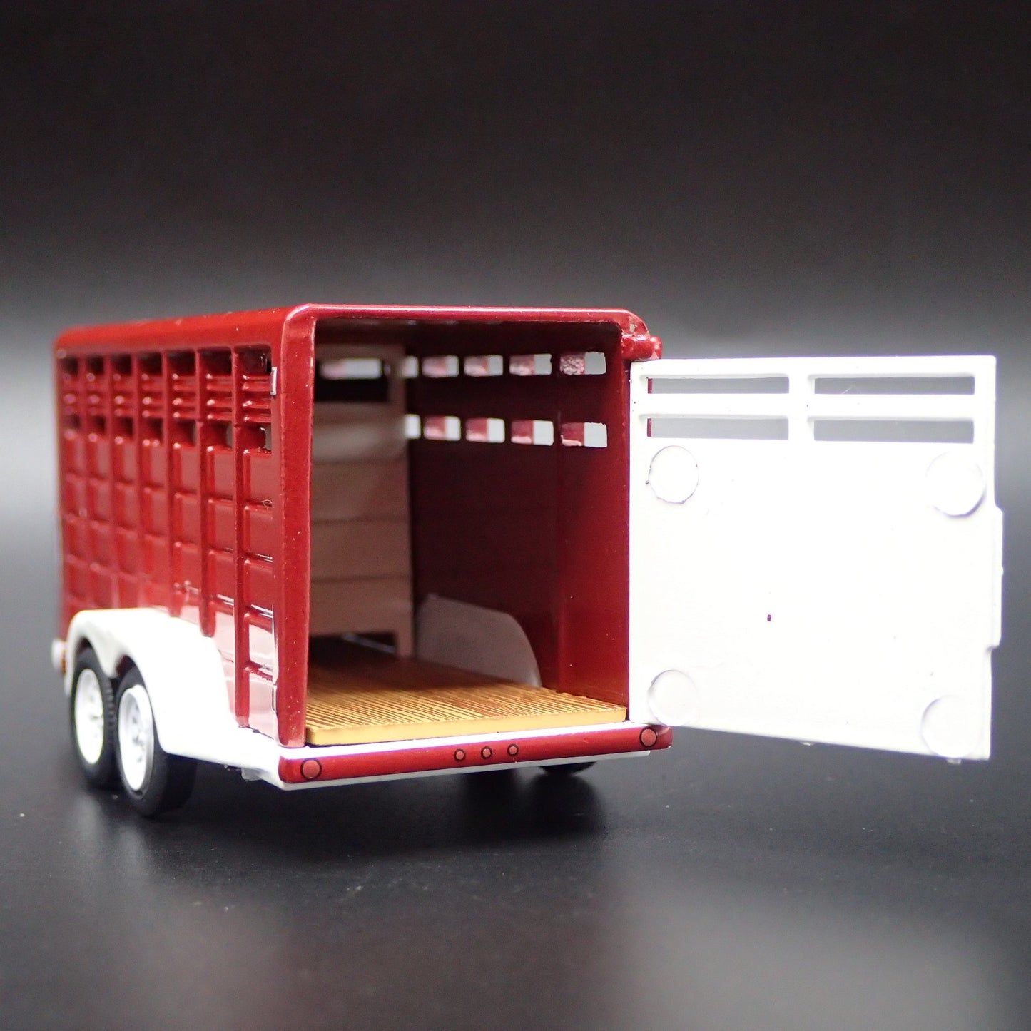 LIVESTOCK TRAILER RUBBER TIRES RARE 1/64 SCALE COLLECTIBLE DIORAMA DIECAST MODEL
