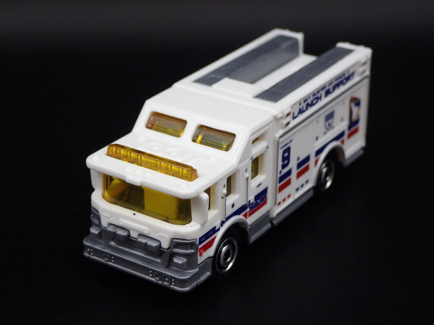 SKY BUSTER AIR FORCE LAUNCH SUPPORT FIRE TRUCK 1:64 MB SCALE DIECAST MODEL CAR