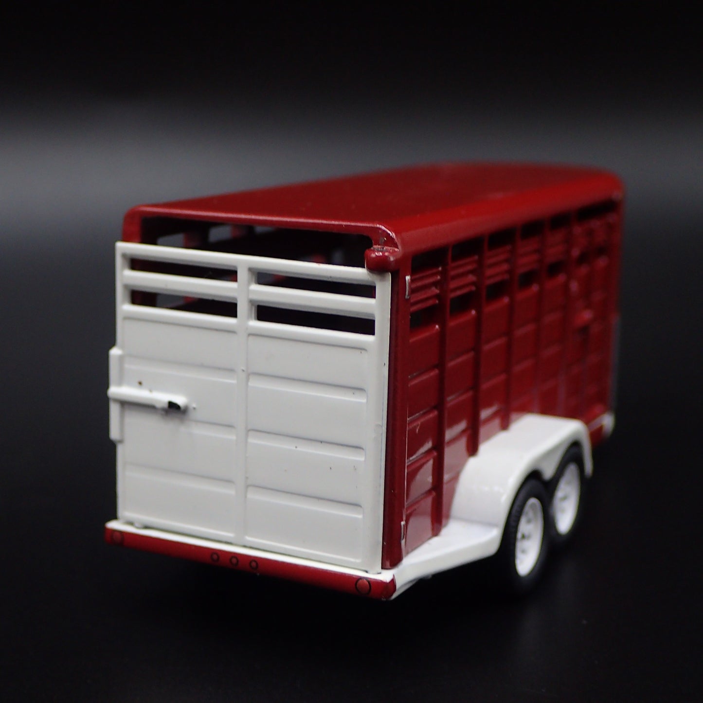 LIVESTOCK TRAILER RUBBER TIRES RARE 1/64 SCALE COLLECTIBLE DIORAMA DIECAST MODEL