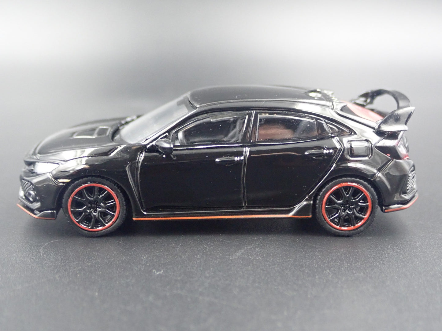 2017-2020 HONDA CIVIC TYPE R 1:64 SCALE COLLECTIBLE DIORAMA DIECAST MODEL CAR