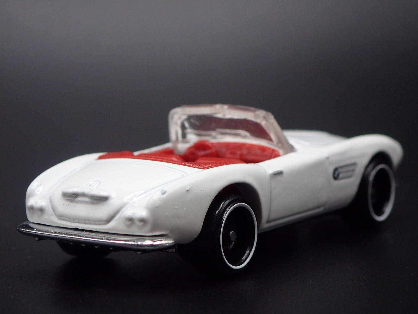 1956-1959 BMW 507 CONVERTIBLE 1:64 SCALE COLLECTIBLE DIORAMA DIECAST MODEL CAR