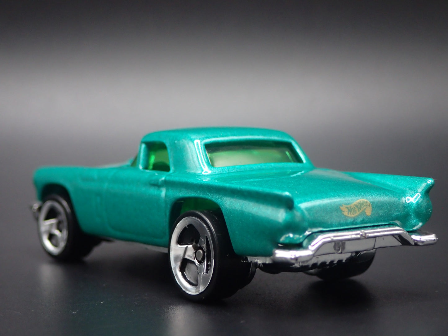 1957 57 FORD THUNDERBIRD TBIRD GREEN 1:64 SCALE DIORAMA DIECAST MODEL CAR