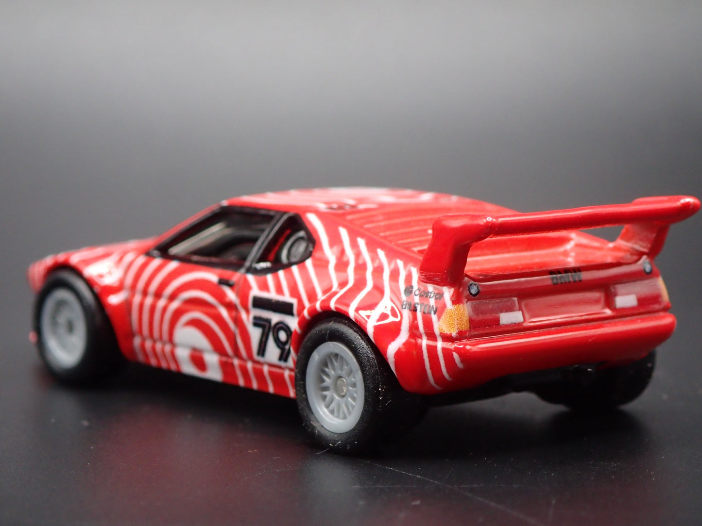 1979-1980 BMW M1 PROCAR RED 1:64 SCALE COLLECTIBLE DIORAMA DIECAST MODEL CAR