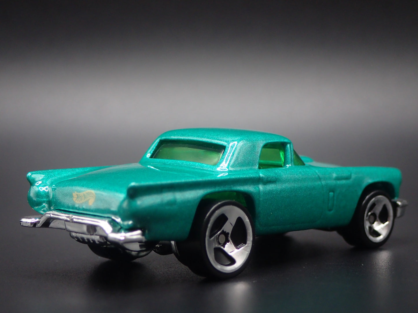 1957 57 FORD THUNDERBIRD TBIRD GREEN 1:64 SCALE DIORAMA DIECAST MODEL CAR