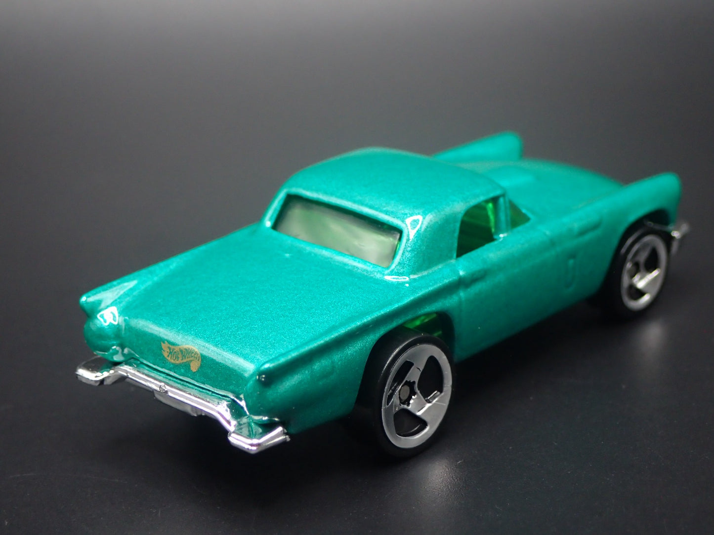 1957 57 FORD THUNDERBIRD TBIRD GREEN 1:64 SCALE DIORAMA DIECAST MODEL CAR