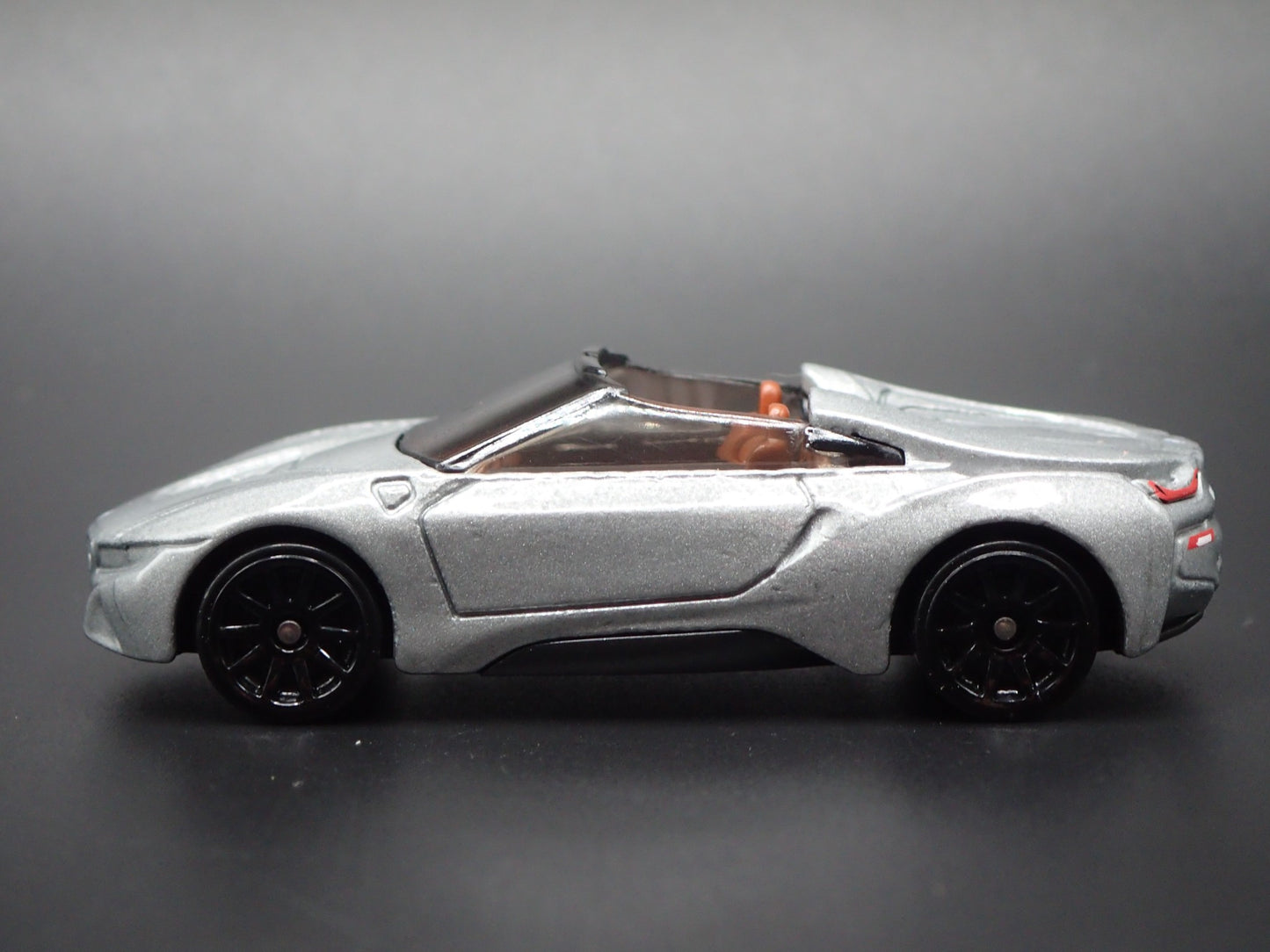 2018-2020 BMW i8 ROADSTER SILVER 1:64 SCALE COLLECTIBLE DIECAST MODEL CAR