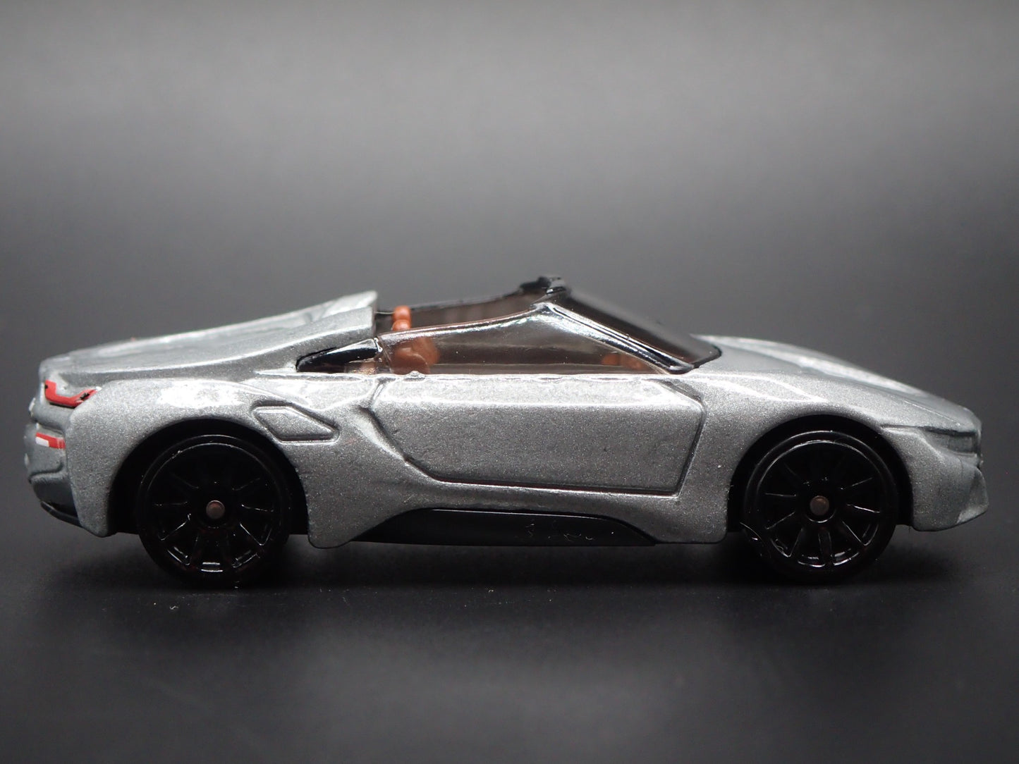 2018-2020 BMW i8 ROADSTER SILVER 1:64 SCALE COLLECTIBLE DIECAST MODEL CAR