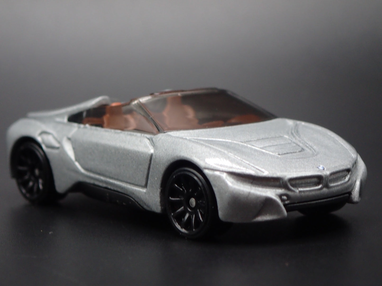 2018-2020 BMW i8 ROADSTER SILVER 1:64 SCALE COLLECTIBLE DIECAST MODEL CAR