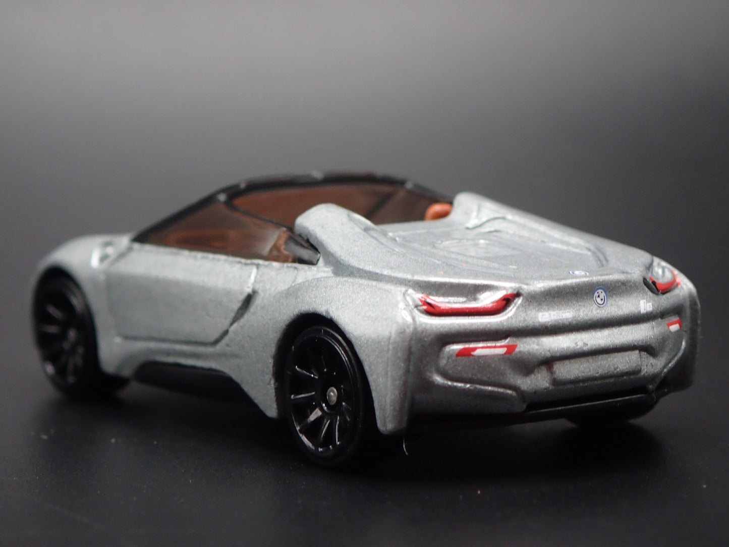2018-2020 BMW i8 ROADSTER SILVER 1:64 SCALE COLLECTIBLE DIECAST MODEL CAR