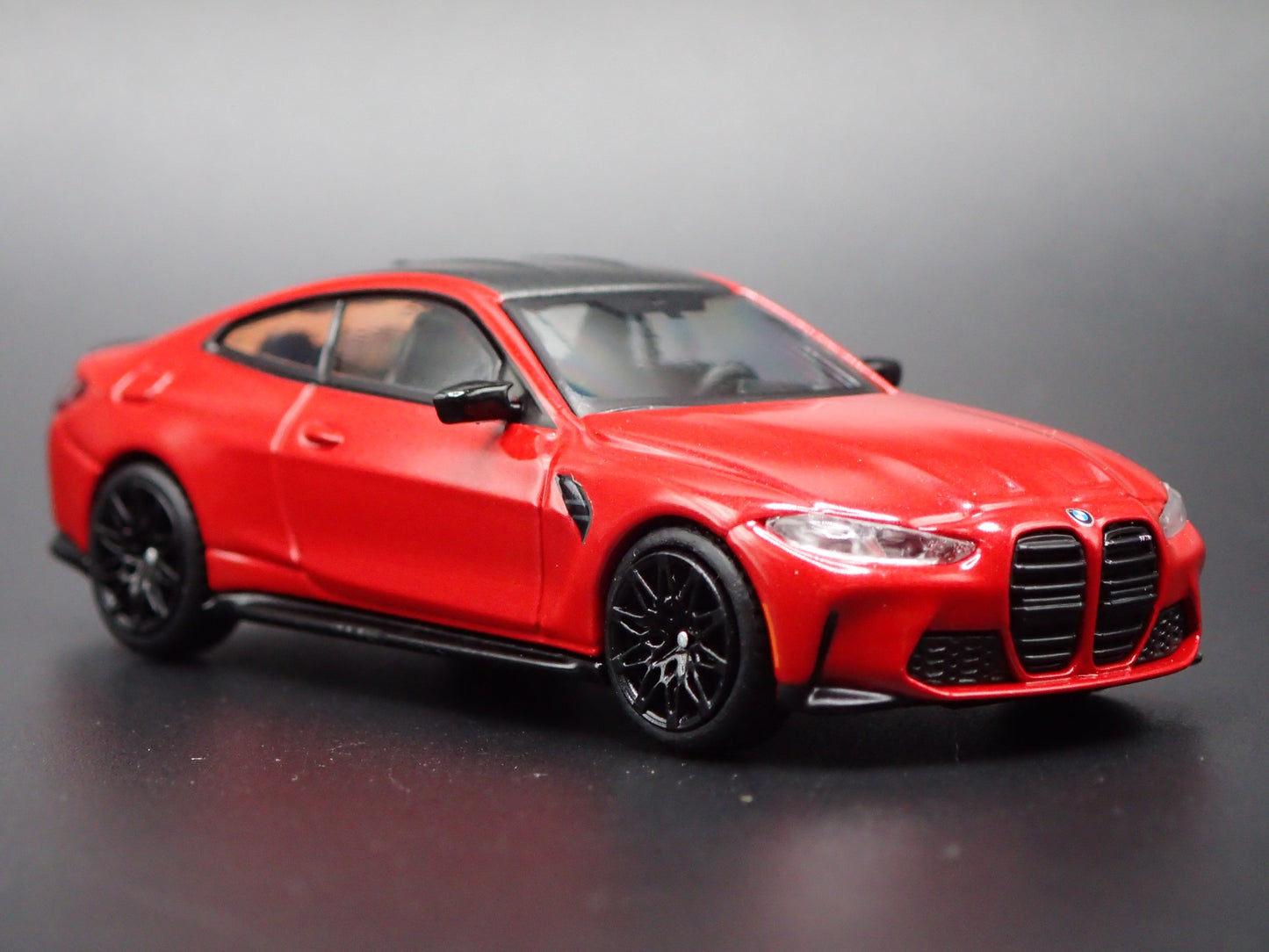 2020-2025 BMW M4 M PERFORMANCE G82 RED 1:64 SCALE DIORAMA DIECAST MODEL CAR