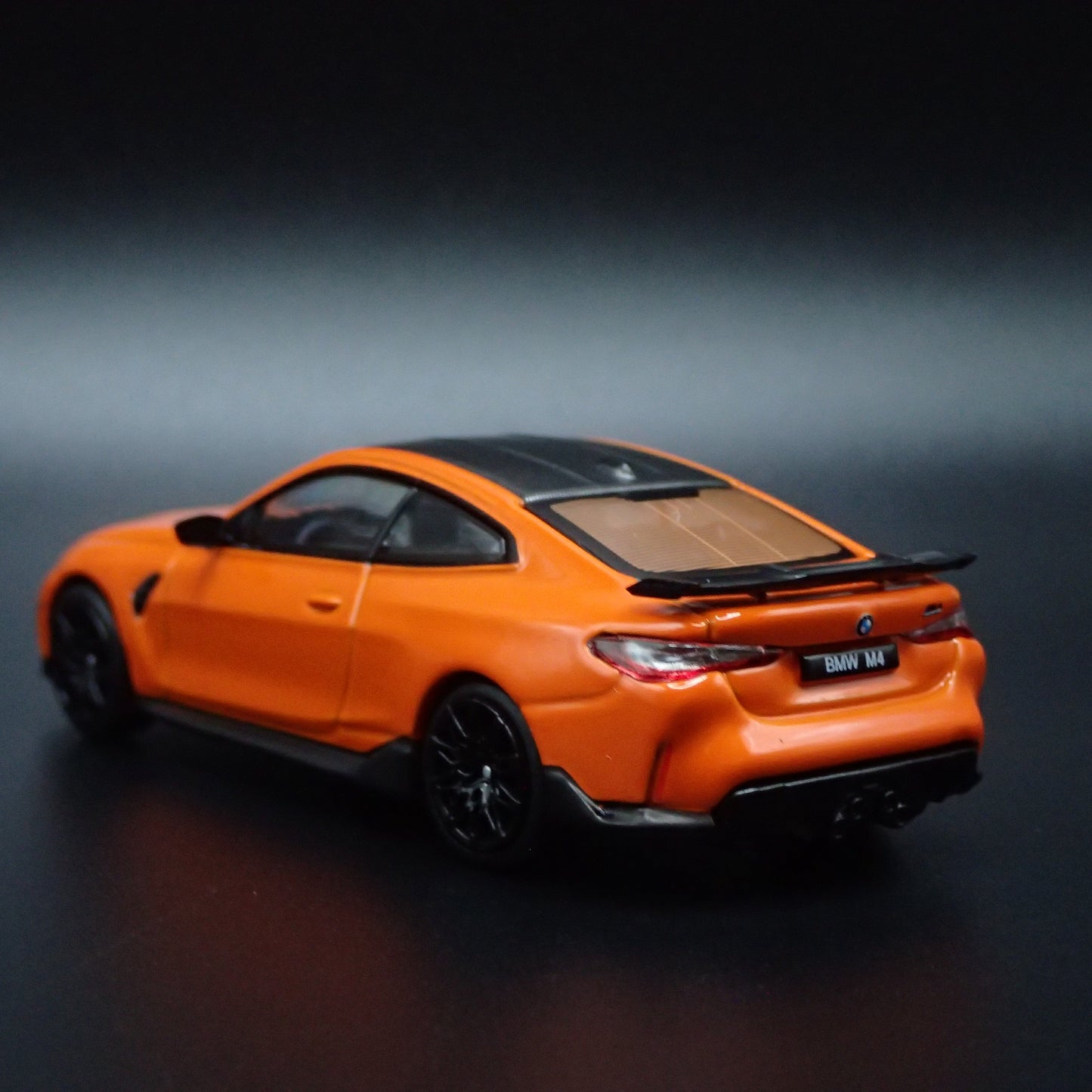 2020-2025 BMW M4 M PERFORMANCE G82 ORANGE 1:64 SCALE DIORAMA DIECAST MODEL CAR