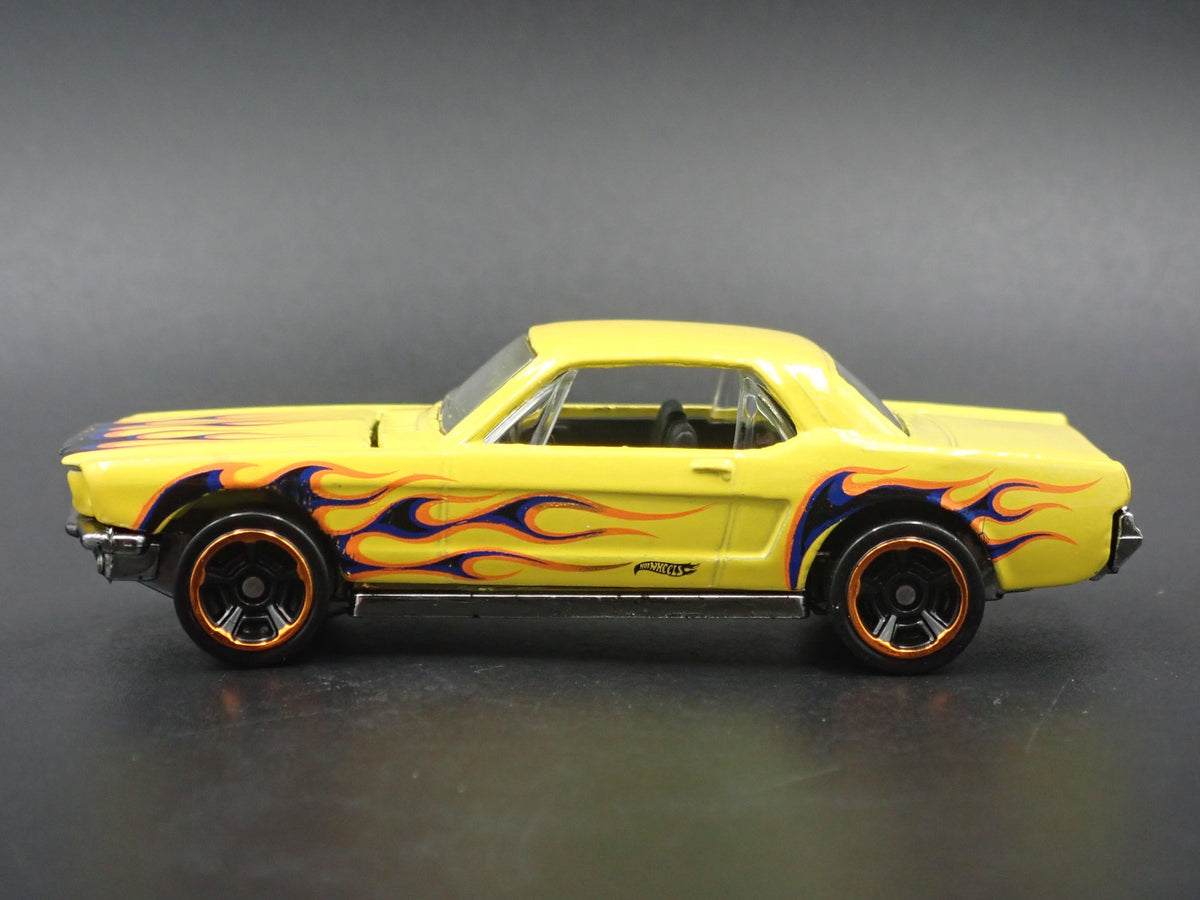 1965 65 FORD MUSTANG COUPE RARE 1:64 SCALE COLLECTIBLE DIORAMA DIECAST MODEL CAR-Burning Rubber Toy Company